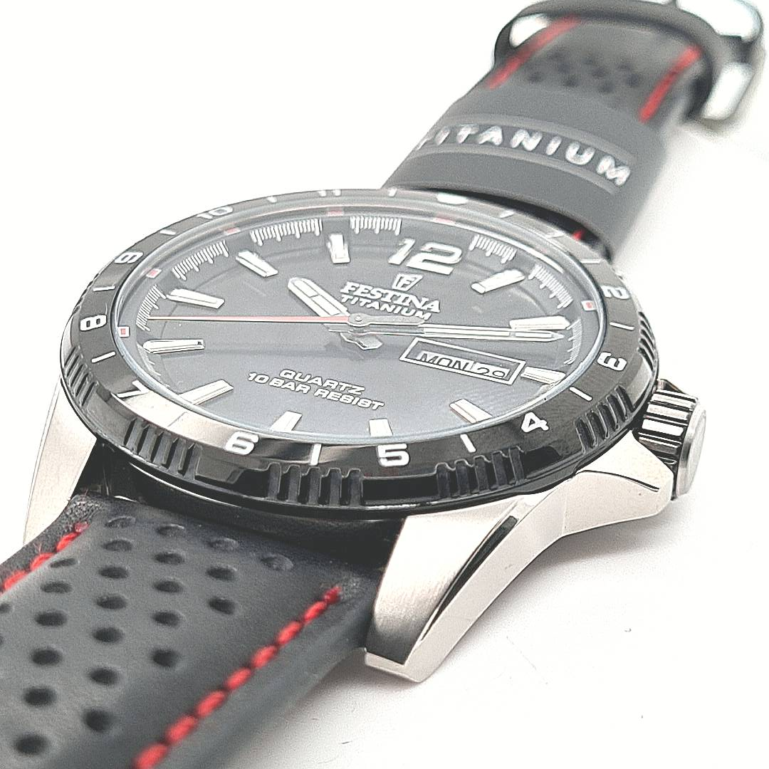 Festina Herrenuhr Titan Schwarz mit Lederband – Bild 13