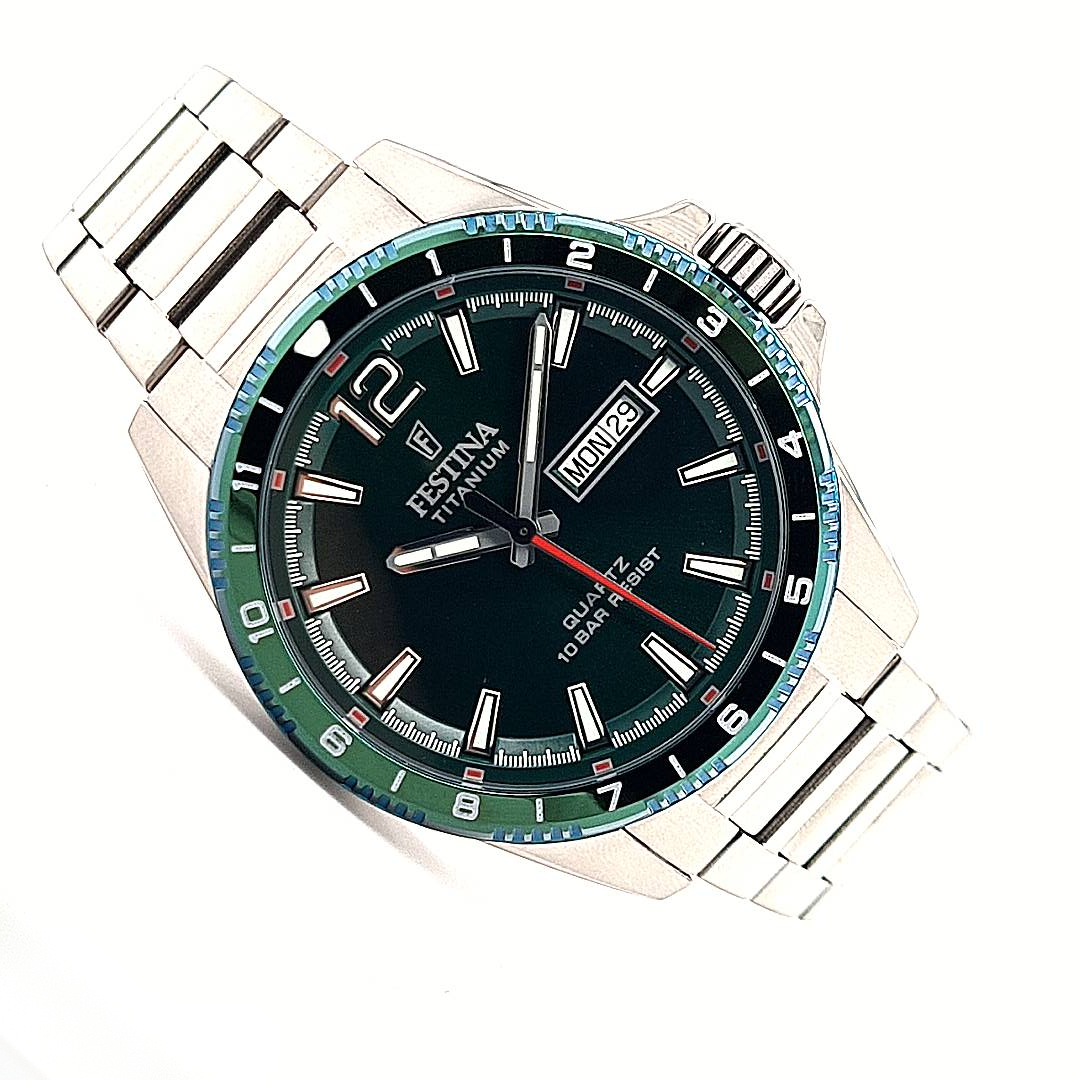 Festina Herrenuhr Titan Grün