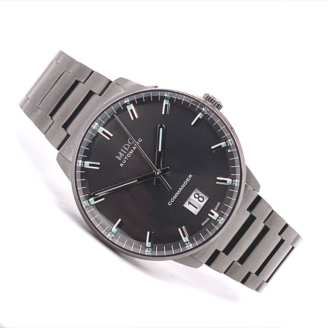 Mido Commander Big Date